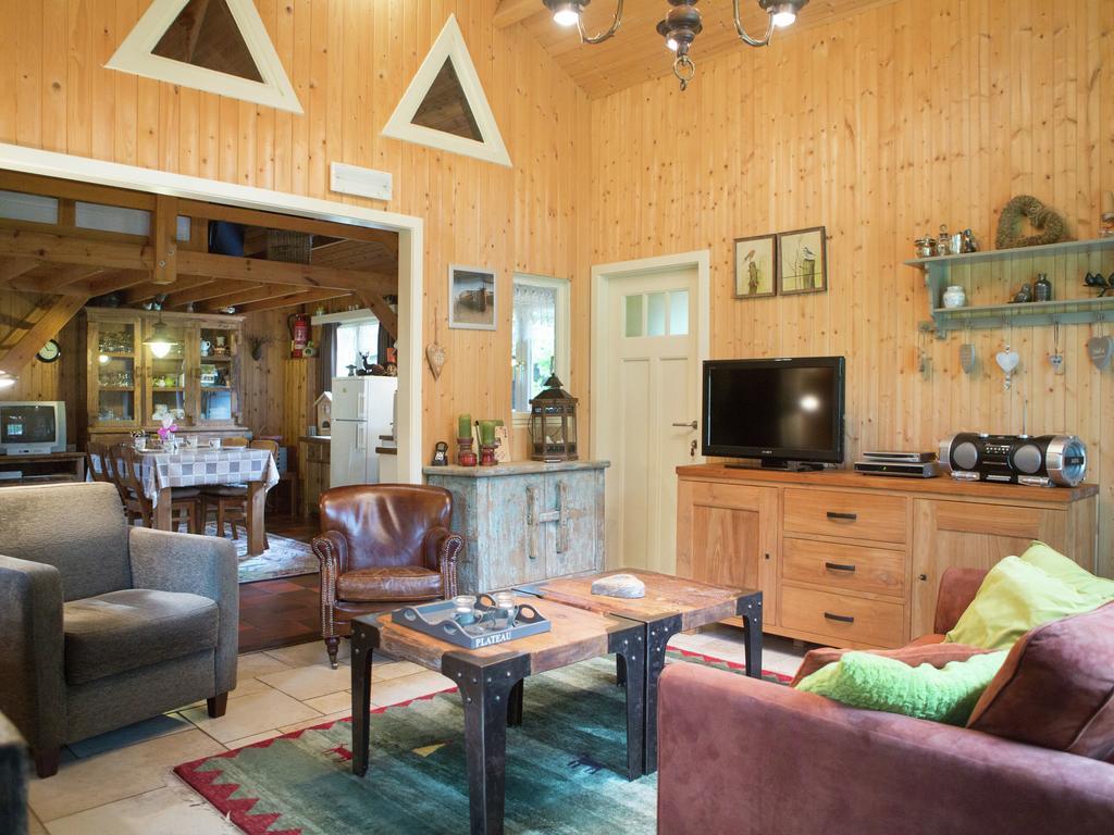 Luxurious Chalet In Oud Turnhout With Large Garden Villa Oud-Turnhout Esterno foto